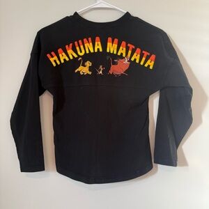 Disney Black Hakuna Matata “The Lion King” Long Sleeve Spirit Jersey 🦁